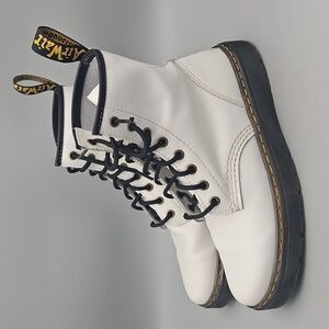 Dr. Doc Martens Zavala Womens 9 White Leather Combat Boots